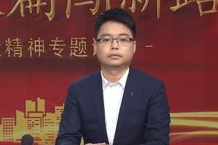 名场面+1！闫军在周琦肘击后如脱缰野马高举双手阻拦郭楠判罚